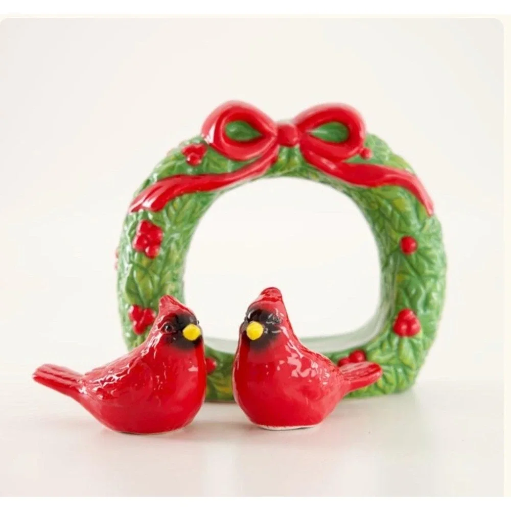 Cracker Barrel Red Cardinal Wreath Salt and Pepper Ceramic Set Christmas NEW2026
